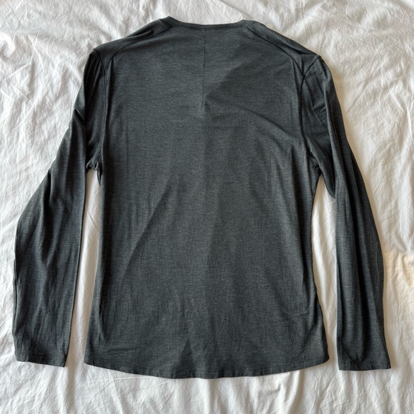 Mens Lululemon Henley - Picture 3 of 4
